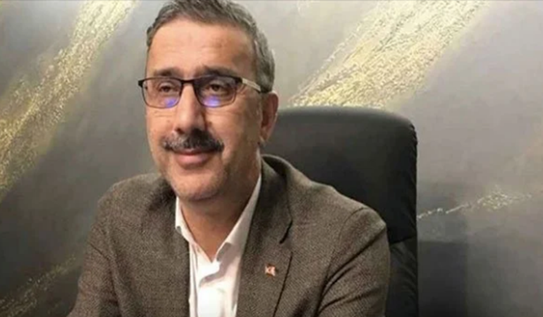 Milletvekili maaşı yetersiz demişti, çift maaş aldığı ortaya çıktı