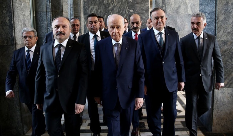 Milliyetçi tabanın oyları iki partiye kaydı!