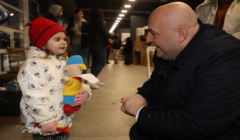 Minik Elif herkesi duygulandırdı