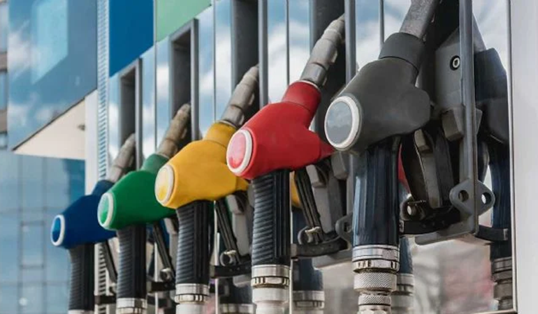 Motorin ve benzine şaka gibi indirim