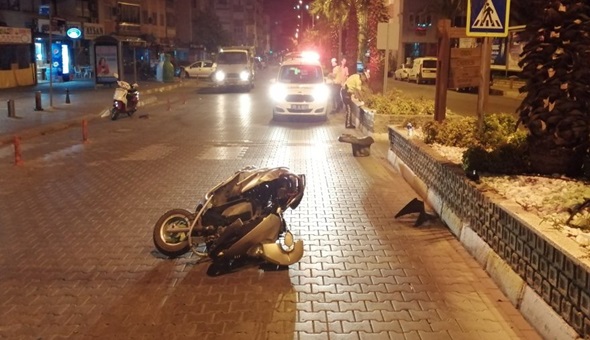 Motosiklet 2 gence mezar oldu