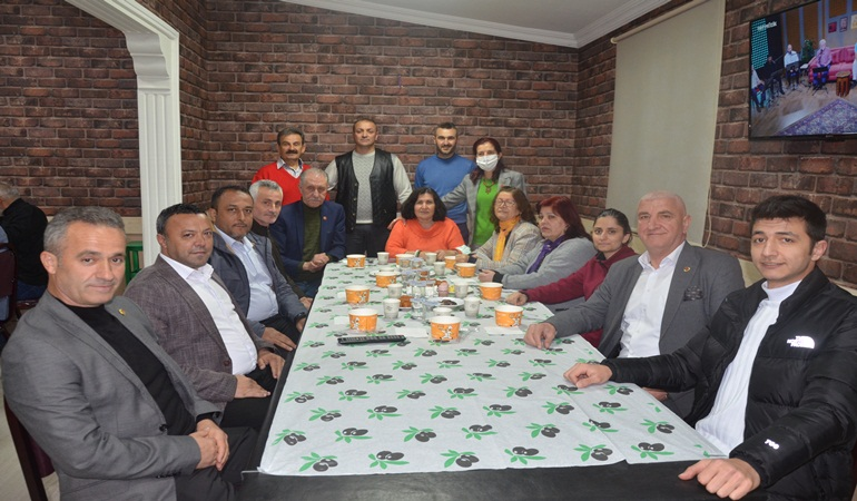 Muhtarlar geleneği bozmadı