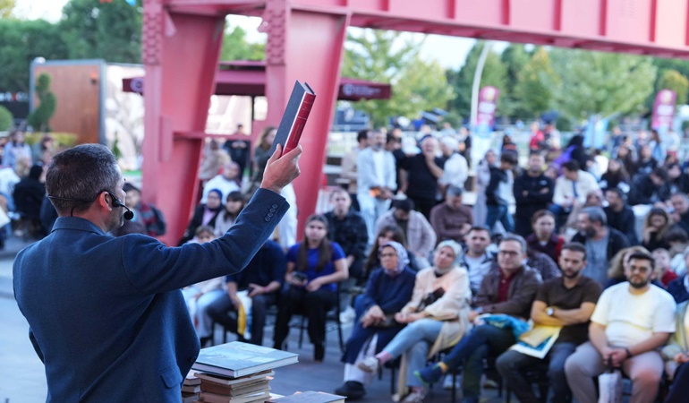 Nadir eserler için teklifler havada uçuştu