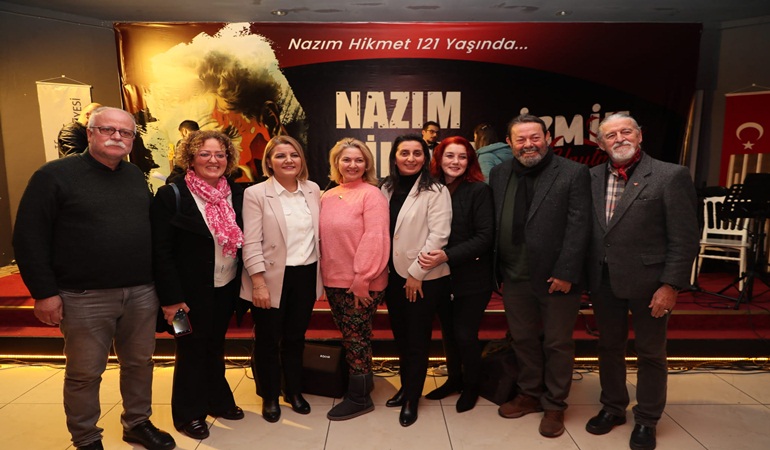 Nazım Hikmet, 121’inci doğum gününde şiirlerle anıldı 