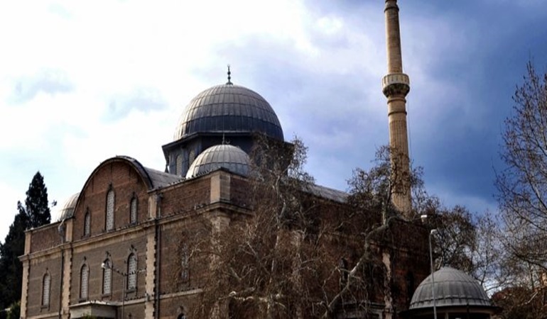 O belediye vergi borcu için camiyi satıyor