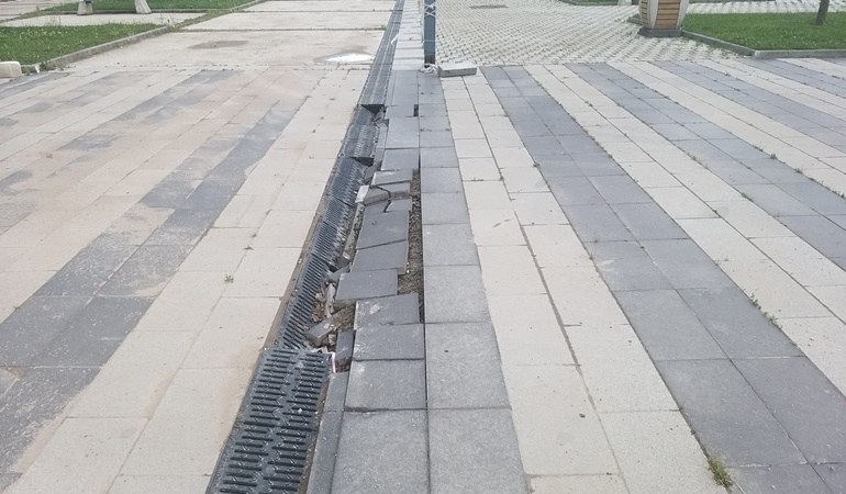 O ilçenin kent meydanına zarar verenler cezalandırıldı mı?