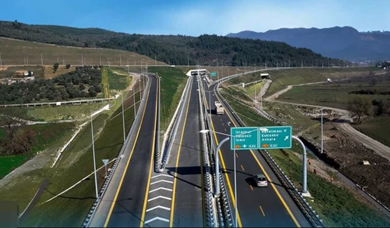 O otoyollarda ücretli olacak