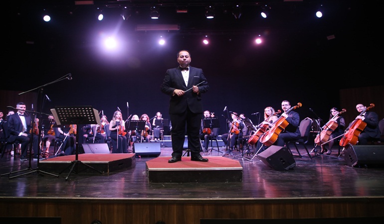 Oda Orkestrası muhteşem performansıyla seyirciyi kendine hayran bıraktı