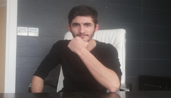 Oğlunu ağaca asılı halde buldu