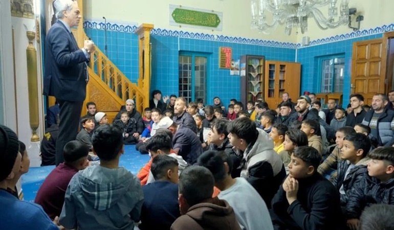 Öğrencileri Kubilay'ın katillerinin mezarına götürdüler