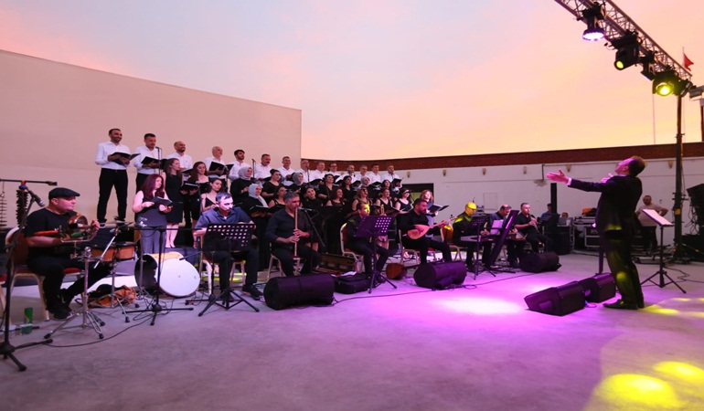 Derince'de öğretmenlerden müzik ziyafeti