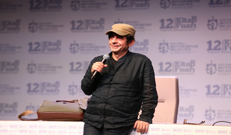 Okan Bayülgen: Z Kuşağı Londra’da itaat etmeye razı