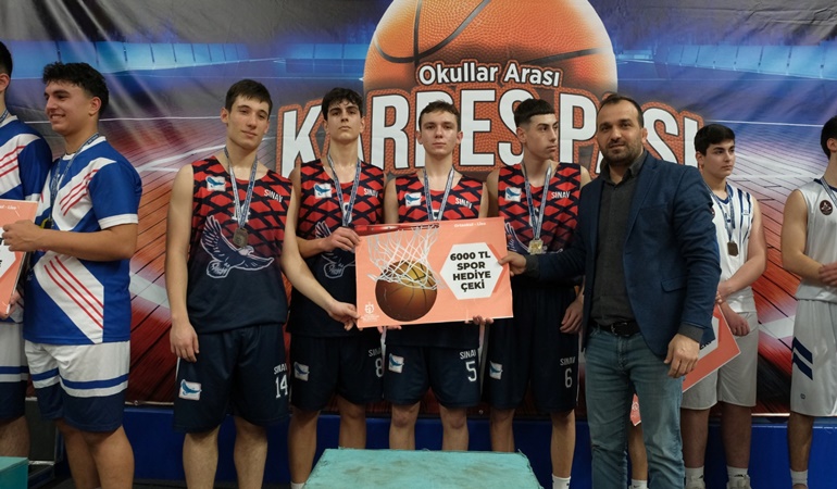 Okullar Arası Basketbol Şampiyonası’nda ödüller takdim edildi