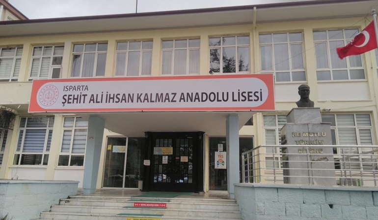 Okullar Atatürk düşmanlarının toplanma noktası mı?