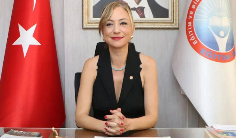 Okullarda ölmek istemiyoruz dedi, ceza aldı