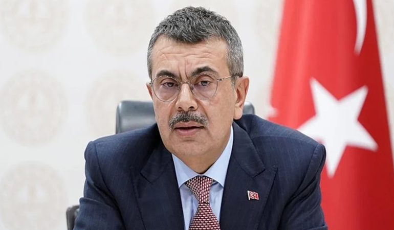 Okullarda sadece tarikatların anılmasını mı istiyor?