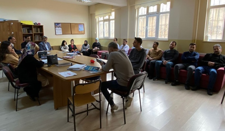 Okullarda seçim propagandası