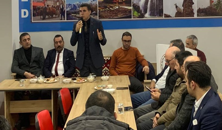 Oltulu dadaşlar Yıldıztekin’i bağrına bastı!