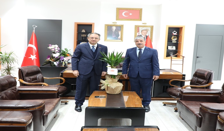 Ömeroğlu’na ilk ziyaret Kaymakam Kubilay’dan