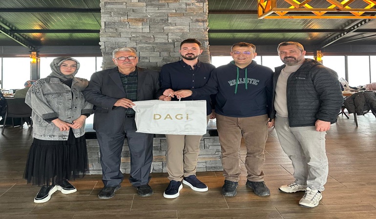 Önce bayramlaştılar, sonra asker uğurladılar