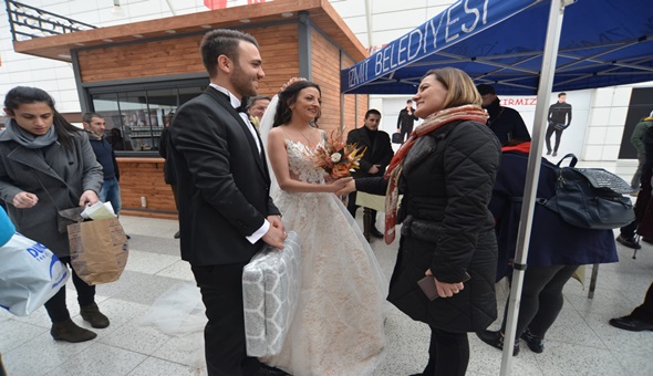 Önce Elazığ için yardıma koştular, sonra evlendiler