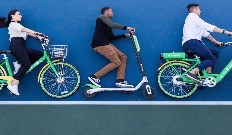 Önce yürüyüş korteji sonra sinema