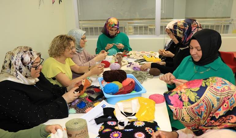 Örgü dersleri Anne Şehir'de