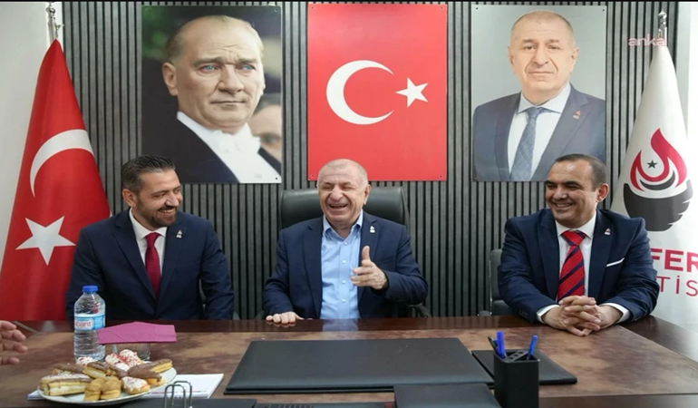 Özdağ'dan Atatürk konusunda taviz vermeyen bütün siyasi partilere davet