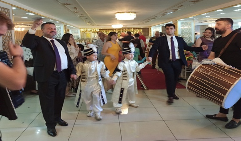 Halil Dokuzların mutlu günü