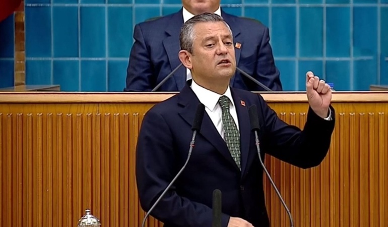 Özgür Özel bir açıldı, pir açıldı!