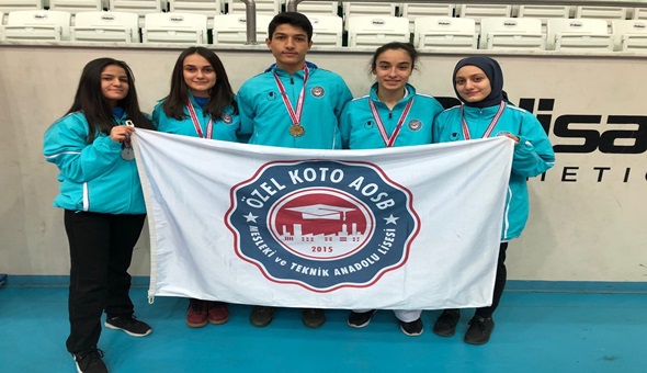 Özel KOTO Lisesi öğrencilerinden karatede yeni başarılar 