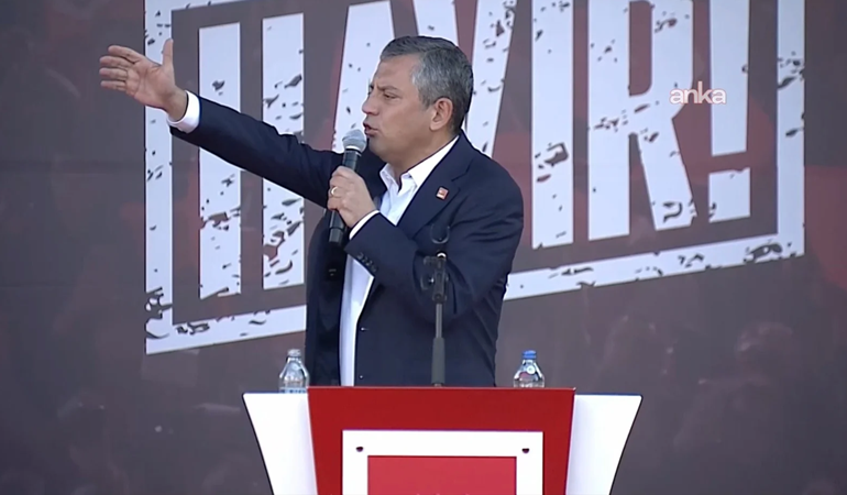 Özgür Özel'den lider oldu dedirten performans!