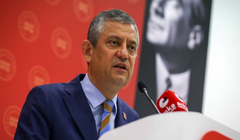 Özgür Özel'den yeni parti açıklaması