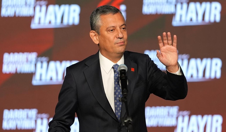 Özgür Özel'e soruldu! Yeni partinin ismi belli mi?