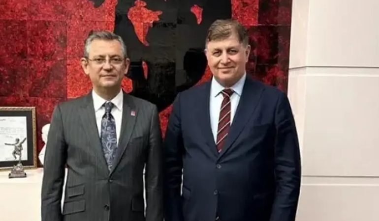 Özgür Özel'e yakın isim AKP'ye geçiyor