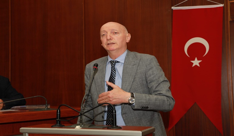 Özmural: Benim genel başkanım halkına küfretmedi