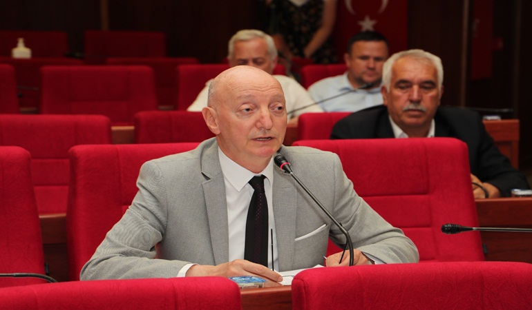 Özmural’dan AKP’li meclis üyelerine: İzmit’i tıkır tıkır sattınız