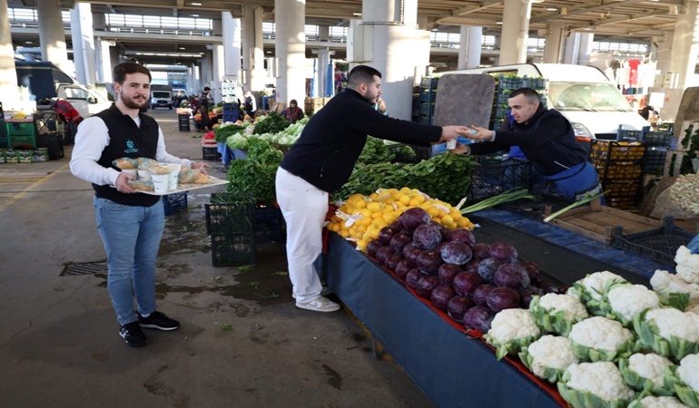 Pazarcı esnafına çorba 