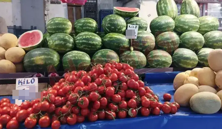 Pazarlar olmasa vatandaş ucuz meyve sebze yiyemez