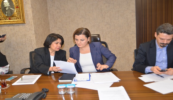 Personel alım mülakatını takip etti