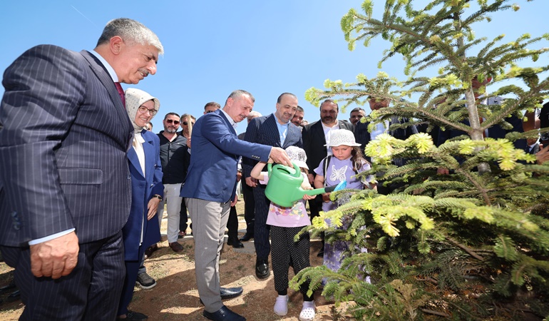 Peş peşe millet bahçeleri açılışları