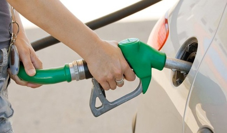 Petrol fiyatlarında sert düşüş: Pompaya yansıyacak mı?
