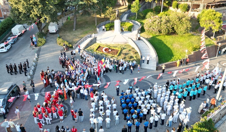 Pişmaniye Festivali En Renkli Festival Korteji ile başladı