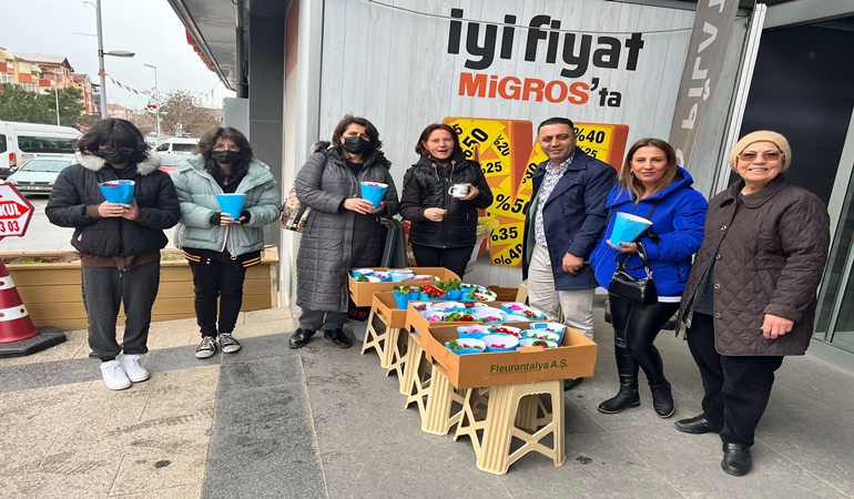 Polat’tan Körfezli kadınlara çiçek