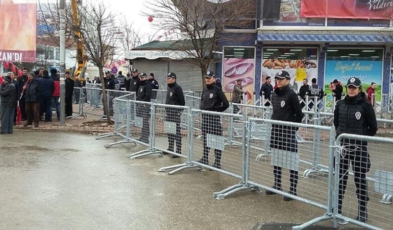 Polisleri CHP binasına göndermek tahriktir!