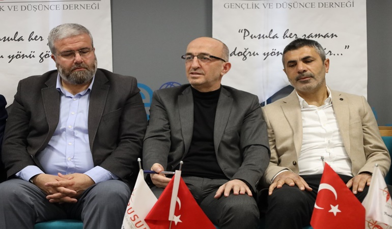 Pusula Gençlik ve Düşünce Derneği’nde yeni Başkan Ayhan Kılıç