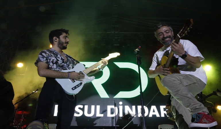 Resul Dindar hem coştu hem de coşturdu