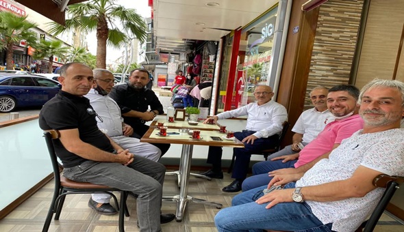 Saadet partililer sahaya indi