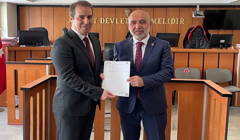 Saadet Partisi Kocaeli İl Başkanı Sarıdoğan mazbatasını aldı