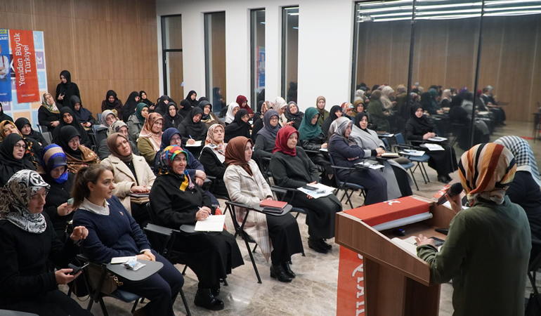 Saadet’te Kadın Kolları seçim iletişim uzmanları ile toplandı